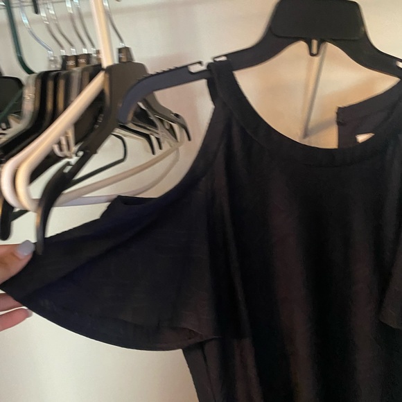 Off the shoulder dress - Picture 2 of 3